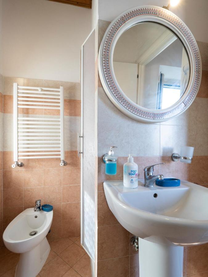 Attico Con Vista Lago - Miralago 앙귈라라사바치아 외부 사진